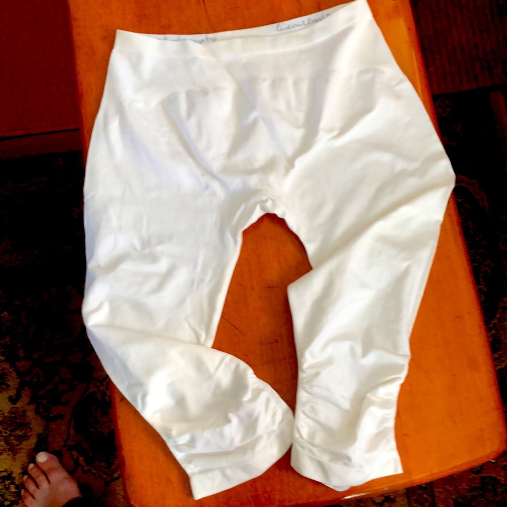 Yoga leggings white capris by loli never worn